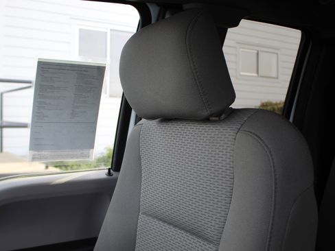 Used 2017 Ford F150 XLT image 37