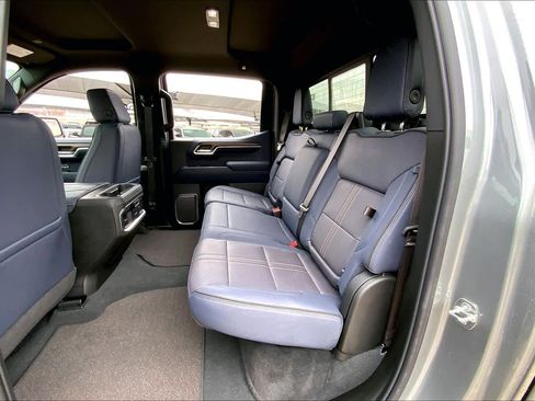 Certified 2025 Chevrolet Silverado 1500 High Country w/ Technology Package image 18