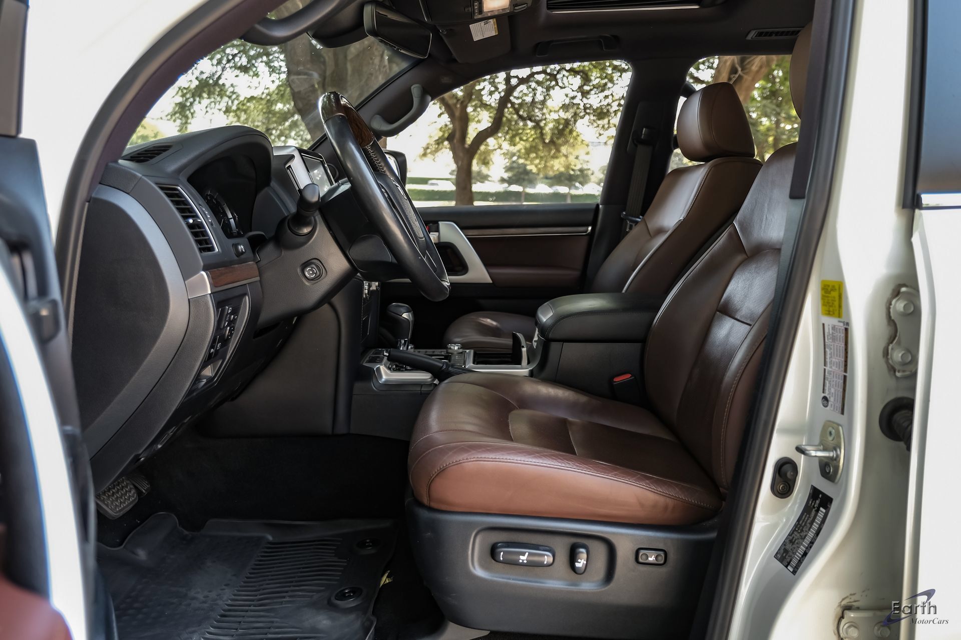 Used 2020 Toyota Land Cruiser AWD/4WD image 33