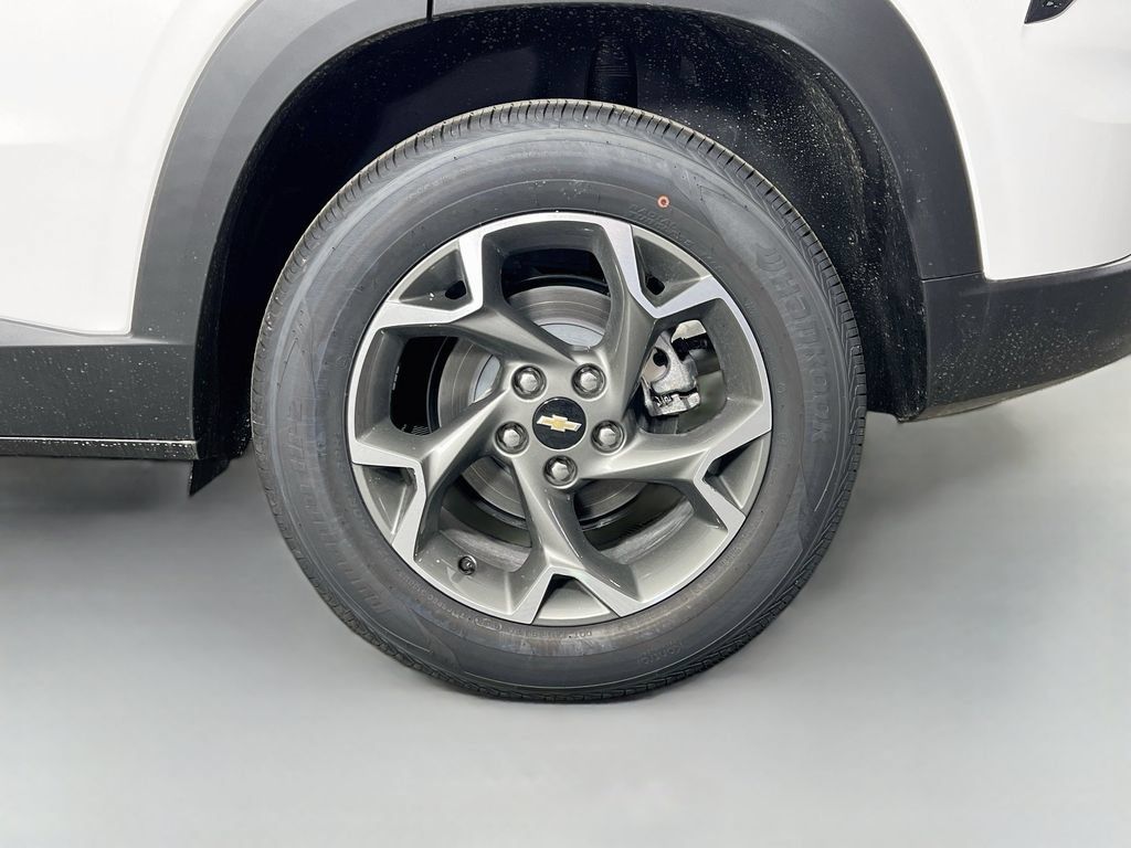 New 2026 Chevrolet Trax LT w/ Driver Confidence Package FWD image 29