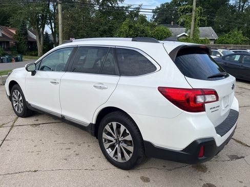 Used 2019 Subaru Outback 2.5i Touring image 7