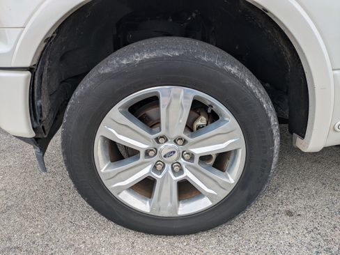 Used 2019 Ford F150 Platinum w/ Equipment Group 701A Luxury AWD/4WD image 10