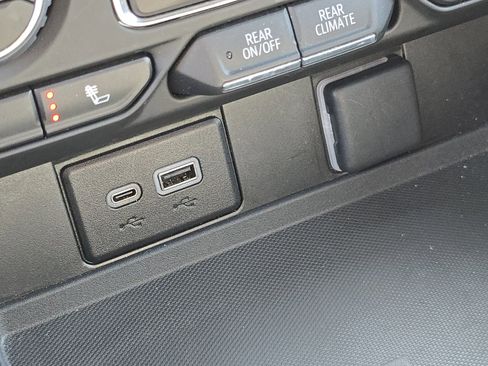 Used 2024 Chevrolet Suburban LT image 14