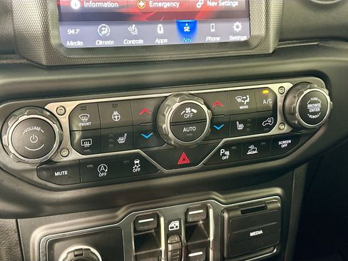 Certified 2022 Jeep Wrangler Unlimited Sahara AWD/4WD image 20