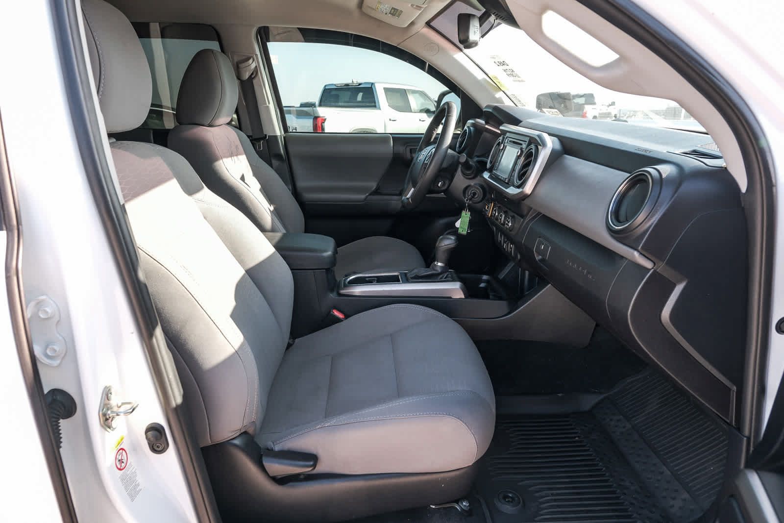 Used 2019 Toyota Tacoma SR5 RWD image 18