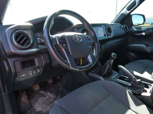 Used 2019 Toyota Tacoma TRD Off-Road w/ Technology Package AWD/4WD image 22