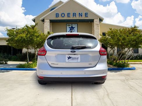 Used 2018 Ford Focus SEL FWD image 4