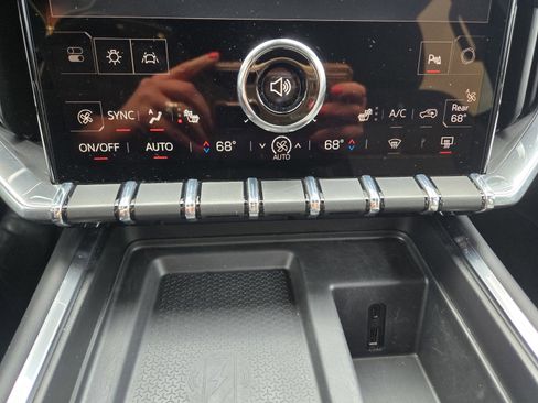 Used 2025 GMC Acadia Elevation AWD/4WD image 19