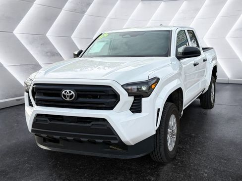 Used 2025 Toyota Tacoma SR RWD image 3