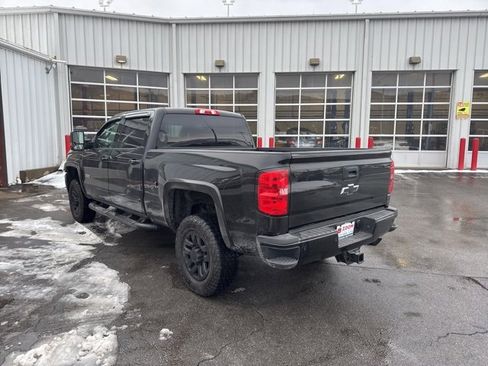 Used 2017 Chevrolet Silverado 2500 LT w/ Midnight Edition image 6