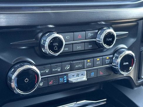 New 2026 Ford F250 Lariat w/ Black Appearance Package image 24