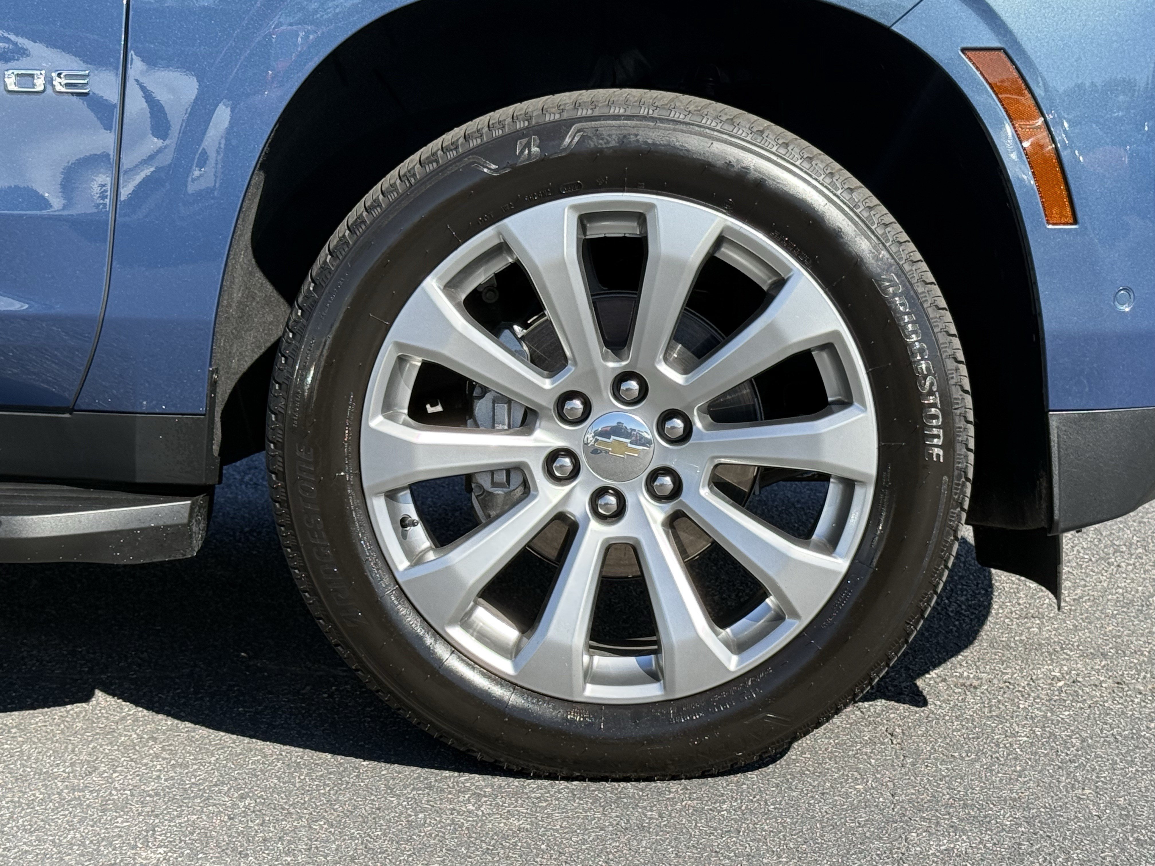 Used 2025 Chevrolet Tahoe Premier AWD/4WD image 13