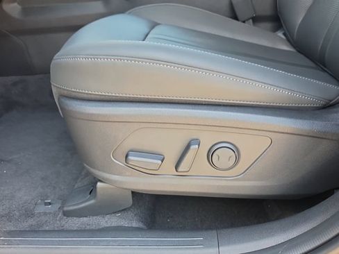 New 2026 Kia Sorento S w/ S Panoramic Sunroof Package FWD image 16