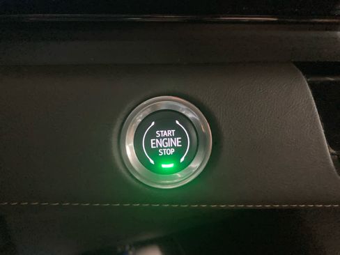 Used 2023 Cadillac Escalade Premium Luxury image 28