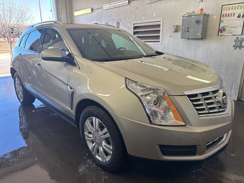 Used 2015 Cadillac SRX Luxury image 5