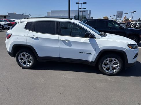 Used 2024 Jeep Compass Latitude AWD/4WD image 13