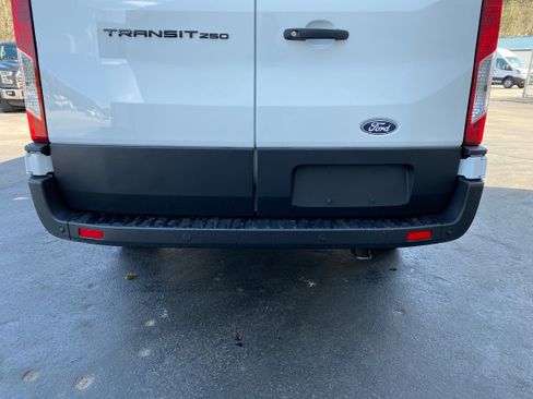 New 2026 Ford Transit 250 148 Medium Roof RWD image 33