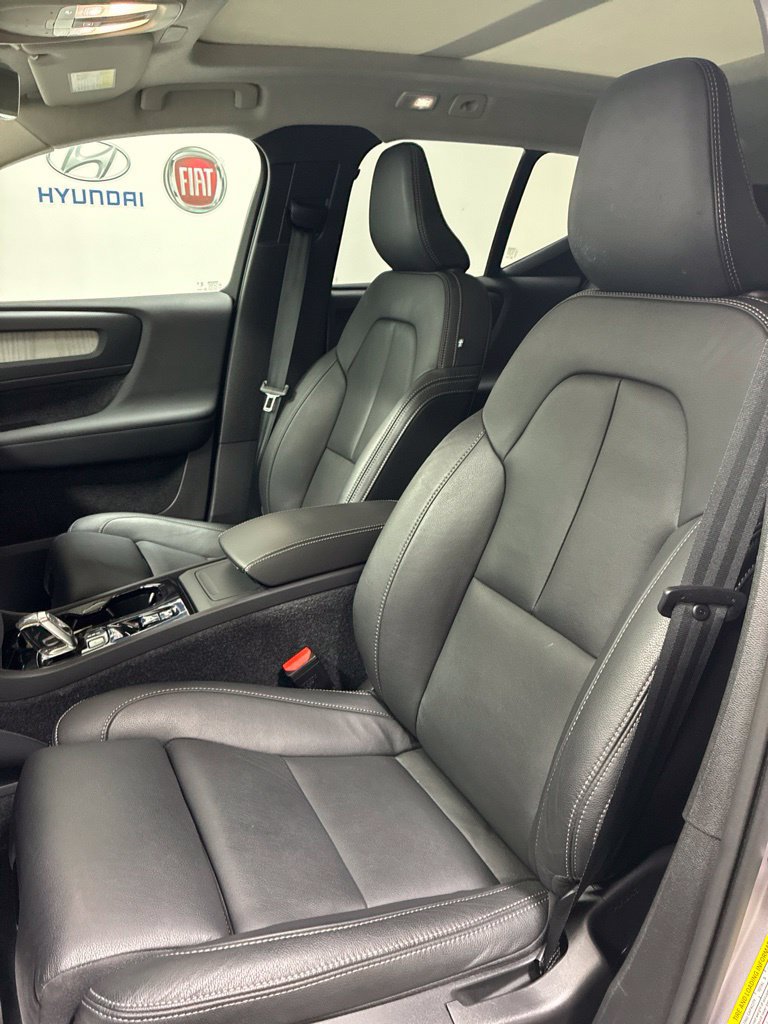 Used 2026 Volvo XC40 B5 Plus AWD/4WD image 10