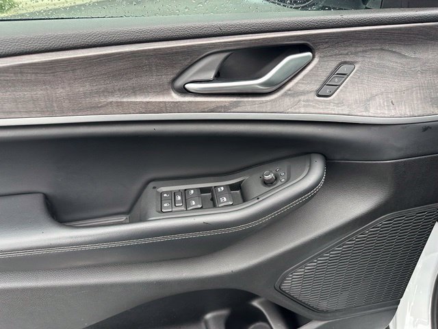 Used 2023 Jeep Grand Cherokee L Limited AWD/4WD image 17