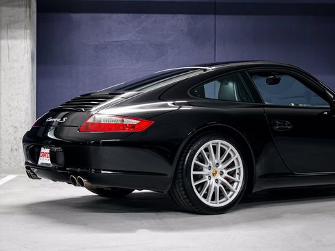 Used 2006 Porsche 911 Carrera S RWD image 31