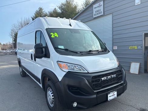 Used 2024 RAM ProMaster 2500 w/ Convenience Group image 1