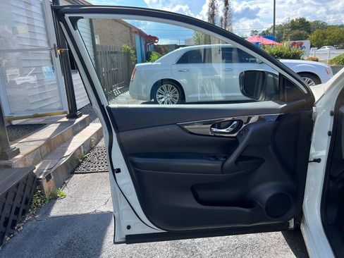 Used 2017 Nissan Rogue Sport SL w/ SL Premium Package image 12