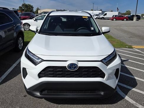 Used 2024 Toyota RAV4 XLE AWD/4WD image 2