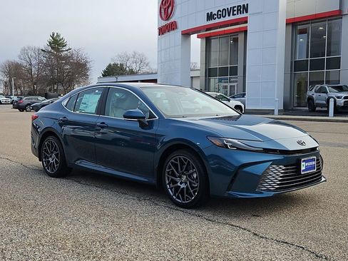 New 2026 Toyota Camry Hybrid image 2