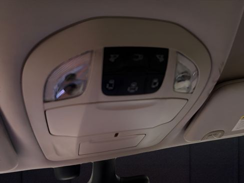 Used 2018 Chrysler Pacifica Touring-L Plus w/ Advanced Safetytec Group FWD image 25