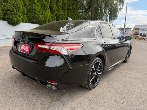 Used 2019 Toyota Camry XSE FWD image 8