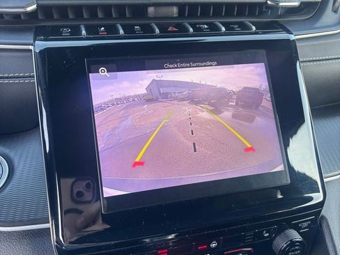 Used 2024 Jeep Grand Cherokee L Laredo image 16