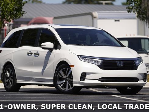 Used 2024 Honda Odyssey Touring image 2