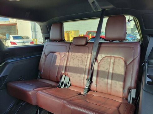 Used 2022 Ford Expedition Limited image 29