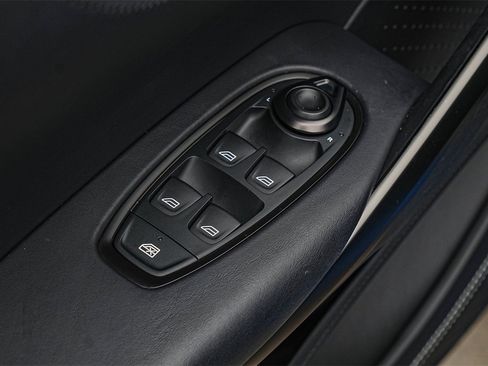 Used 2023 Aston Martin DBX 707 image 34