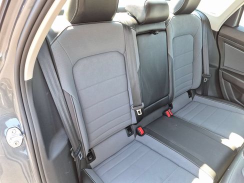 Used 2025 Volkswagen Jetta SE FWD image 29