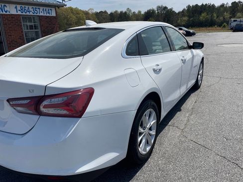 Used 2022 Chevrolet Malibu LT image 3
