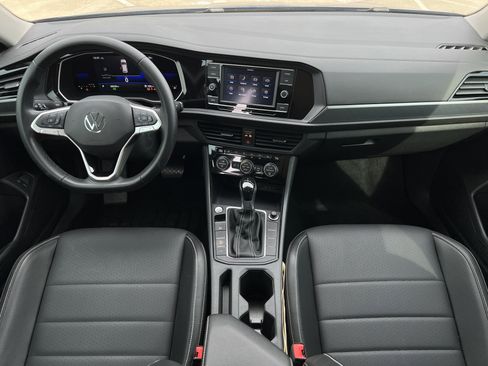 Used 2022 Volkswagen Jetta SE image 15