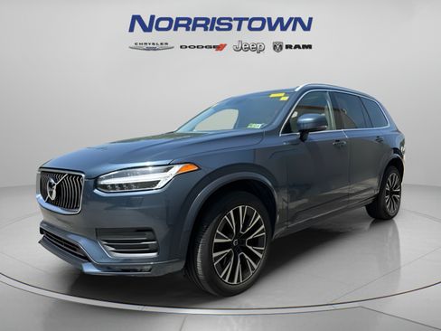 Used 2022 Volvo XC90 T5 Momentum w/ Climate Package AWD/4WD image 3