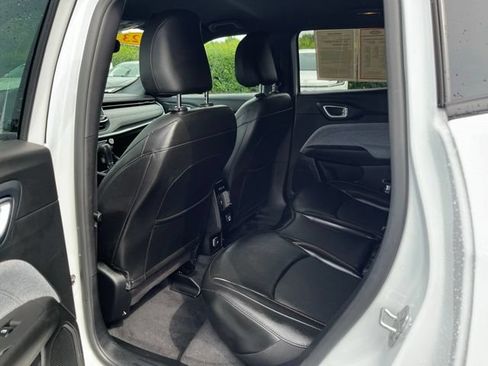 Used 2023 Jeep Compass Latitude AWD/4WD image 18
