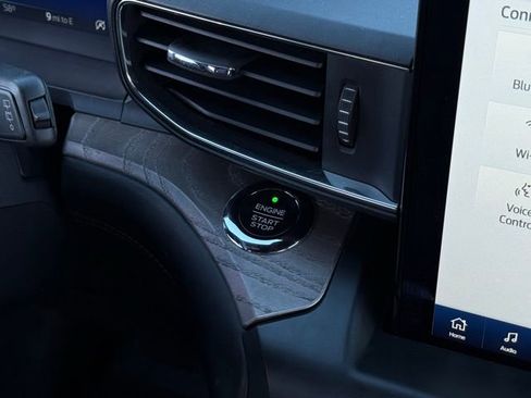 Certified 2020 Ford Explorer Platinum w/ Premium Technology Package image 32