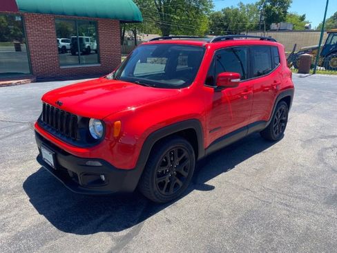 Used 2018 Jeep Renegade Altitude w/ Popular Equipment Group FWD image 1