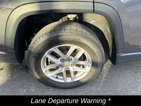 Used 2022 Jeep Grand Cherokee L Laredo w/ Luxury Tech Group I image 12