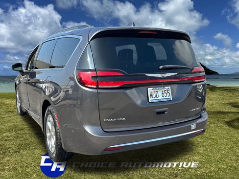 Used 2022 Chrysler Pacifica Limited image 5