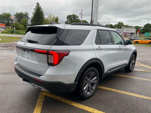 Used 2025 Ford Explorer Active w/ Active Comfort Package AWD/4WD image 6