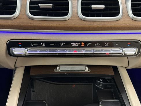 Used 2022 Mercedes-Benz GLS 450 4MATIC image 24