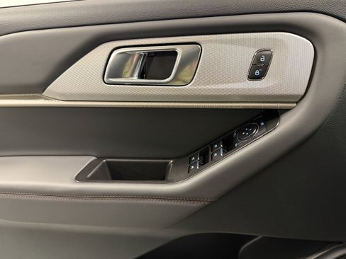 New 2026 Ford Explorer Active w/ Active Comfort Package image 20