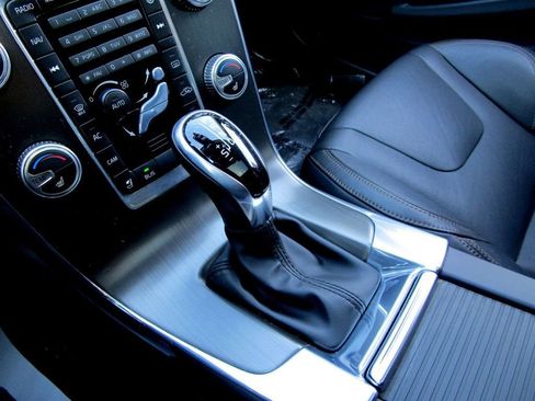 Used 2015 Volvo V60 T5 Cross Country w/ Convenience Package image 24