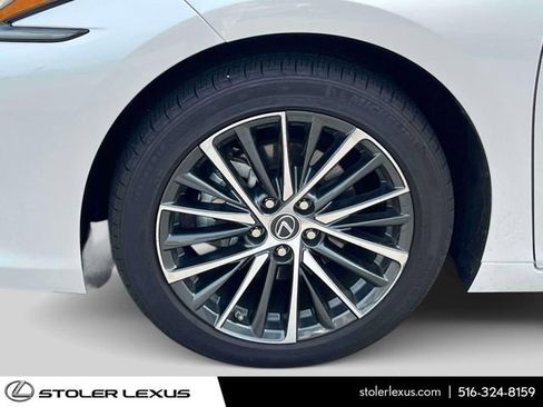 Used 2025 Lexus ES 350 w/ Premium Package FWD image 10