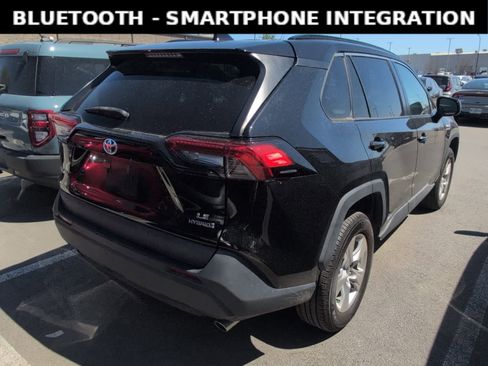 Used 2021 Toyota RAV4 LE image 4