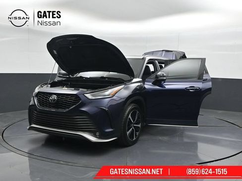 Used 2021 Toyota Highlander XSE FWD image 63